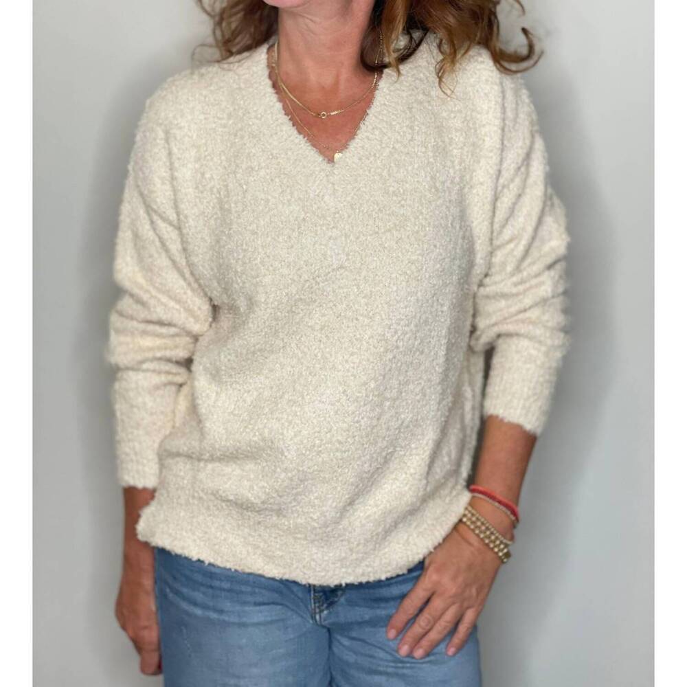 NEW HELLO NITE plush v neck pullover top in angel hair